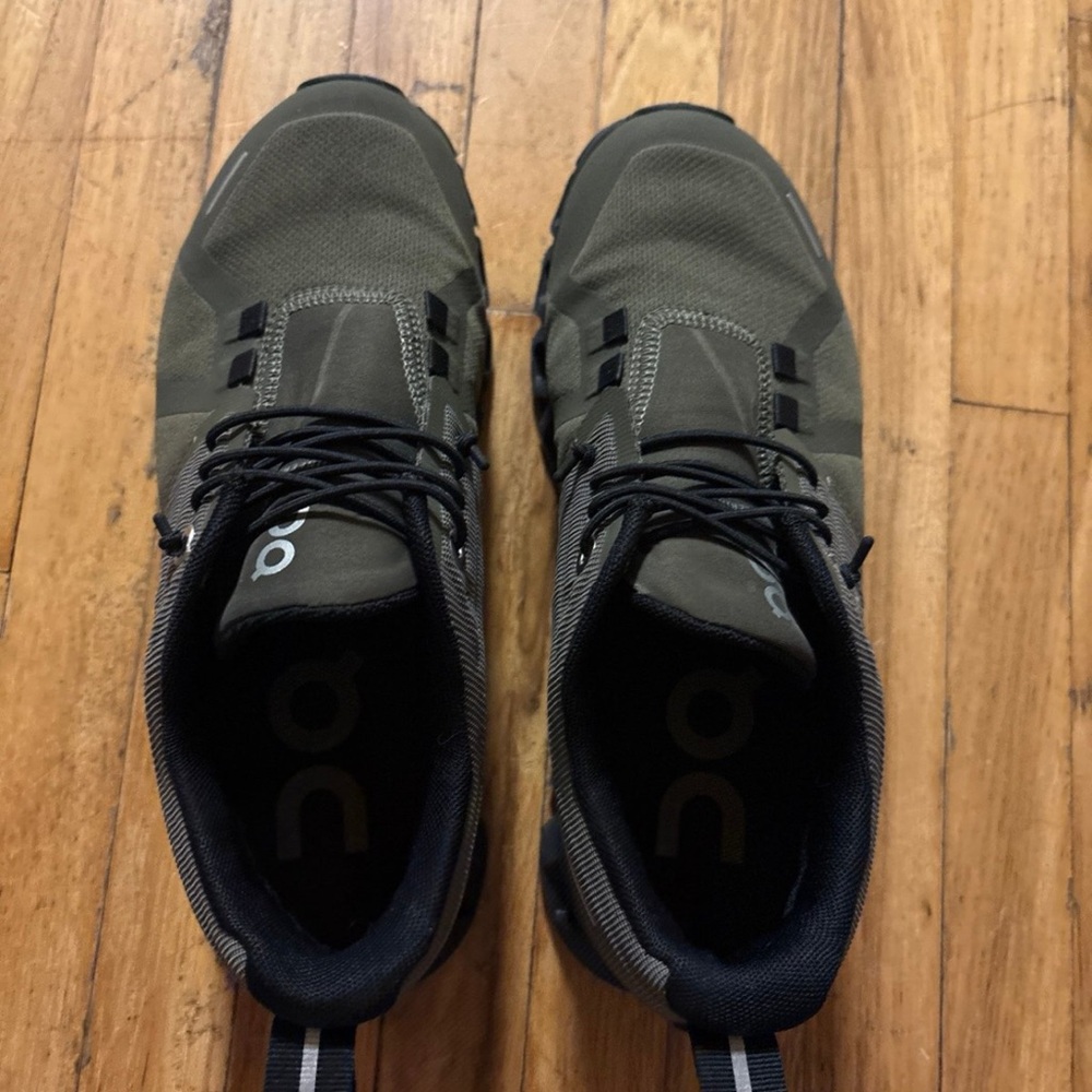 On Running Women’s  Green and Black Athletic Shoes